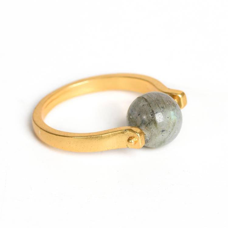 Amethyst Ring: Experience Beauty, Love, and Spiritual Energy – Shop Now!